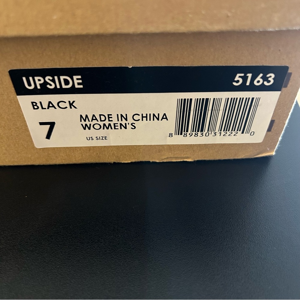 UGG Upside 5163 Boots Size 7 Tall Black Suede Lace Up Sides Studded Sherpa Lined - Picture 8 of 8
